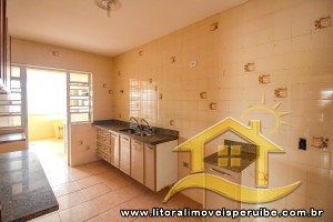 Apartamento - Sobreloja com 3 quartos (sendo 1 suite(s)) a 300,00 metros praia.
