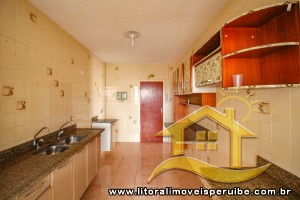 Apartamento - Sobreloja com 3 quartos (sendo 1 suite(s)) a 300,00 metros praia.