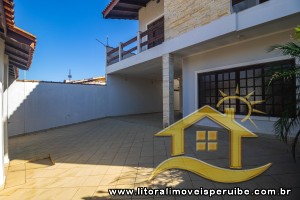 Casa para venda no bairro 56, em Peruíbe / SP.
