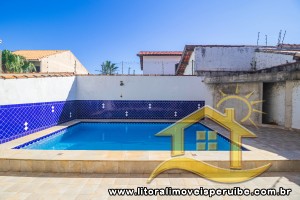 Casa para venda no bairro 56, em Peruíbe / SP.