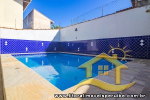 Casa para venda no bairro 56, em Peruíbe / SP.