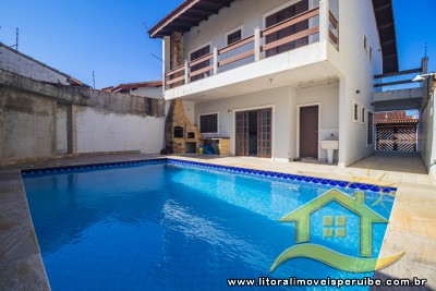 Casa para venda no bairro 56, em Peruíbe / SP.