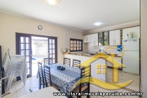 Casa para venda no bairro 56, em Peruíbe / SP.