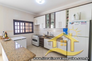 Casa para venda no bairro 56, em Peruíbe / SP.