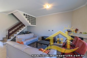 Casa para venda no bairro 56, em Peruíbe / SP.