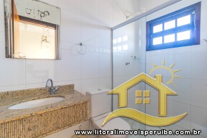 Casa para venda no bairro 56, em Peruíbe / SP.