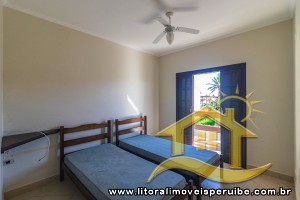 Casa para venda no bairro 56, em Peruíbe / SP.