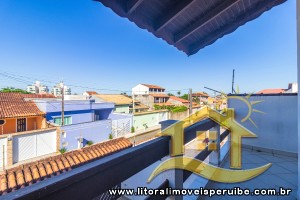 Casa para venda no bairro 56, em Peruíbe / SP.