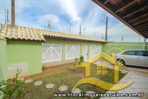 Casa - Térrea com 3 dormitórios (sendo 1 suite(s)) a 1000,00 metros praia.