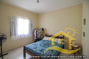 Casa - Térrea com 3 dormitórios (sendo 1 suite(s)) a 1000,00 metros praia.