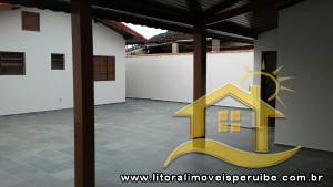 Casa - Térrea com Edícula com 2 quartos (sendo 0 suite(s)) a 2500 metros praia.