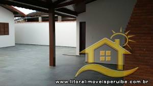 Casa - Térrea com Edícula com 2 quartos (sendo 0 suite(s)) a 2500 metros praia.