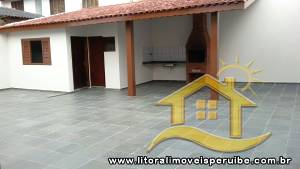 Casa - Térrea com Edícula com 2 quartos (sendo 0 suite(s)) a 2500 metros praia.
