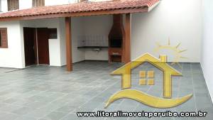 Casa - Térrea com Edícula com 2 quartos (sendo 0 suite(s)) a 2500 metros praia.
