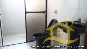 Casa - Térrea com Edícula com 2 quartos (sendo 0 suite(s)) a 2500 metros praia.