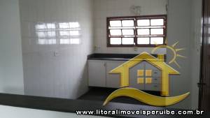 Casa - Térrea com Edícula com 2 quartos (sendo 0 suite(s)) a 2500 metros praia.