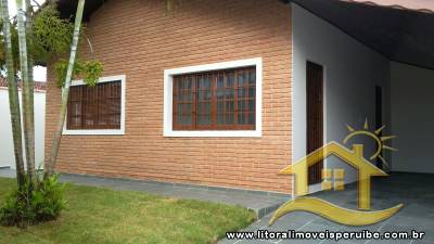 Casa - Térrea com Edícula com 2 quartos (sendo 0 suite(s)) a 2500 metros praia.