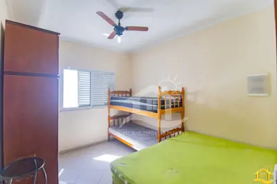 Casa - Sobrado com 4 dormitórios (sendo 4 suite(s)) a 300,00 metros praia.