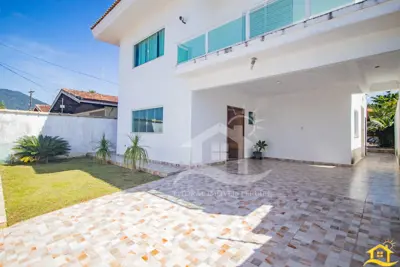 Casa - Sobrado com 4 dormitórios (sendo 4 suite(s)) a 300,00 metros praia.