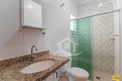 Casa - Sobrado com 4 dormitórios (sendo 4 suite(s)) a 300,00 metros praia.