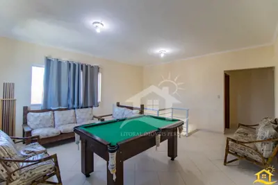Casa - Sobrado com 4 dormitórios (sendo 4 suite(s)) a 300,00 metros praia.