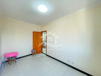 Apartamento - Amplo com 3 dormitórios (sendo 1 suite(s)) a 500,00 metros praia.