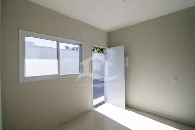 Apartamento - Amplo com 2 dormitórios (sendo 1 suite(s)) a 800,00 metros praia.