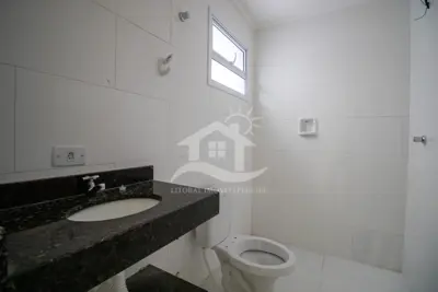 Apartamento - Amplo com 2 quartos (sendo 1 suite(s)) a 800,00 metros praia.