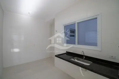 Apartamento - Amplo com 2 quartos (sendo 1 suite(s)) a 800,00 metros praia.
