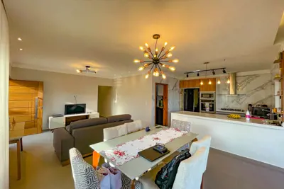 Casa - Térrea com 3 dormitórios (sendo 1 suite(s)) a 440,00 metros praia.