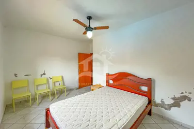 Casa - Térrea com piscina com 3 quartos (sendo 1 suite(s)) a 500,00 metros praia.