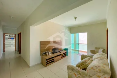 Casa - Sobrado com 3 quartos (sendo 1 suite(s)) a 40,00 metros praia.