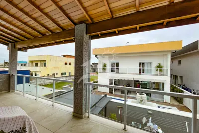Casa - Assobradada com 4 dormitórios (sendo 4 suite(s)) a 1500,00 metros praia.