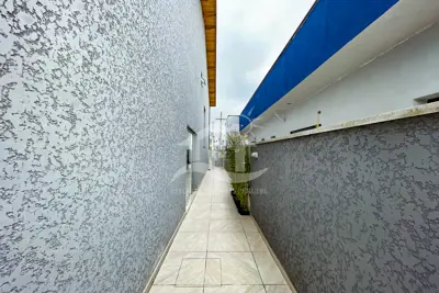 Casa - Assobradada com 4 dormitórios (sendo 4 suite(s)) a 1500,00 metros praia.