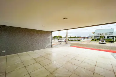 Casa - Assobradada com 4 dormitórios (sendo 4 suite(s)) a 1500,00 metros praia.