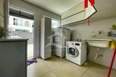 Casa - Assobradada com 4 dormitórios (sendo 4 suite(s)) a 1500,00 metros praia.