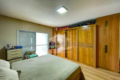 Casa - Assobradada com 4 dormitórios (sendo 4 suite(s)) a 1500,00 metros praia.