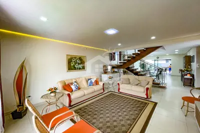 Casa - Assobradada com 4 dormitórios (sendo 4 suite(s)) a 1500,00 metros praia.