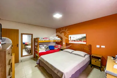 Casa - Assobradada com 4 dormitórios (sendo 4 suite(s)) a 1500,00 metros praia.