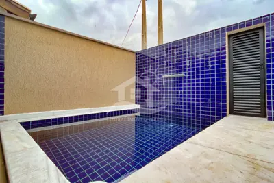 Casa - Térrea com piscina com 2 dormitórios (sendo 1 suite(s)) a 2000 metros praia.