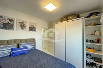 Apartamento - Amplo com 3 dormitórios (sendo 2 suite(s)) a 550,00 metros praia.