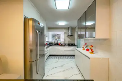 Apartamento - Amplo com 3 dormitórios (sendo 2 suite(s)) a 550,00 metros praia.