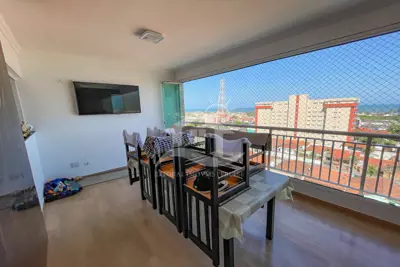 Apartamento - Amplo com 3 dormitórios (sendo 2 suite(s)) a 550,00 metros praia.