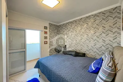 Apartamento - Amplo com 3 dormitórios (sendo 2 suite(s)) a 550,00 metros praia.