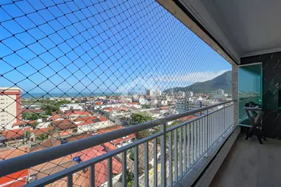 Apartamento - Amplo com 3 dormitórios (sendo 2 suite(s)) a 550,00 metros praia.