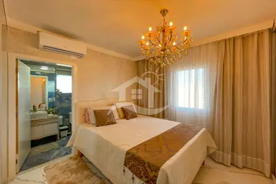 Apartamento - Amplo com 3 dormitórios (sendo 2 suite(s)) a 550,00 metros praia.