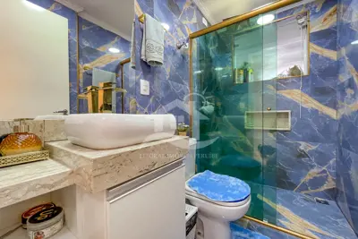 Apartamento - Amplo com 3 dormitórios (sendo 2 suite(s)) a 550,00 metros praia.