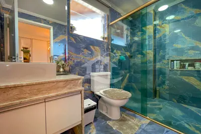 Apartamento - Amplo com 3 dormitórios (sendo 2 suite(s)) a 550,00 metros praia.