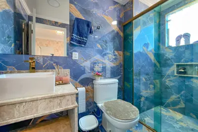 Apartamento - Amplo com 3 dormitórios (sendo 2 suite(s)) a 550,00 metros praia.