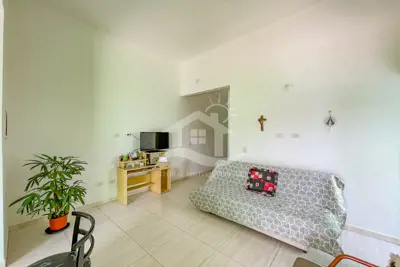 Casa - Térrea com 3 dormitórios (sendo 1 suite(s)) a 1200,00 metros praia.